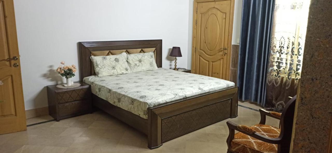 Ivy House Hotel Rawalpindi Buitenkant foto