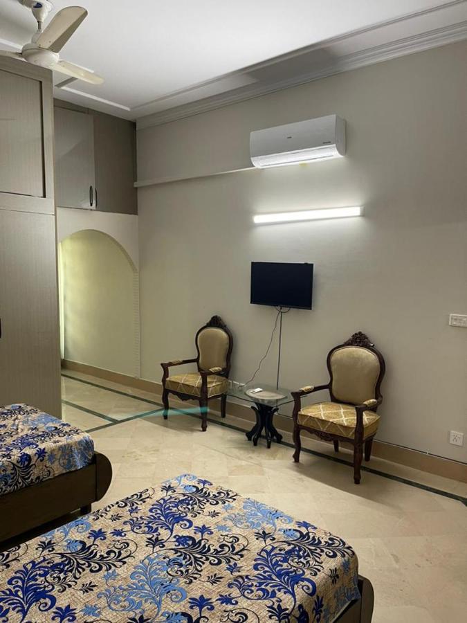 Ivy House Hotel Rawalpindi Buitenkant foto