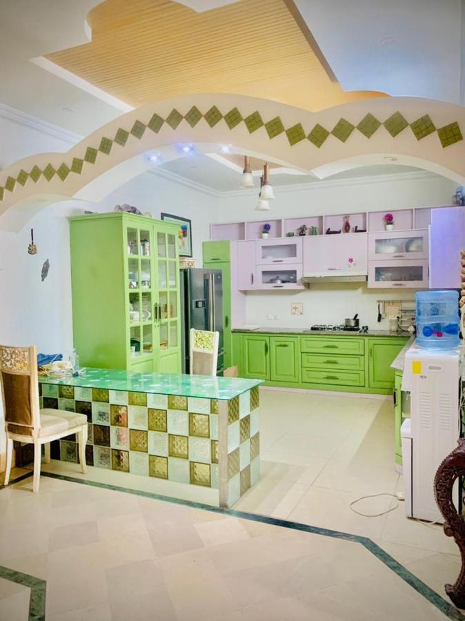Ivy House Hotel Rawalpindi Buitenkant foto